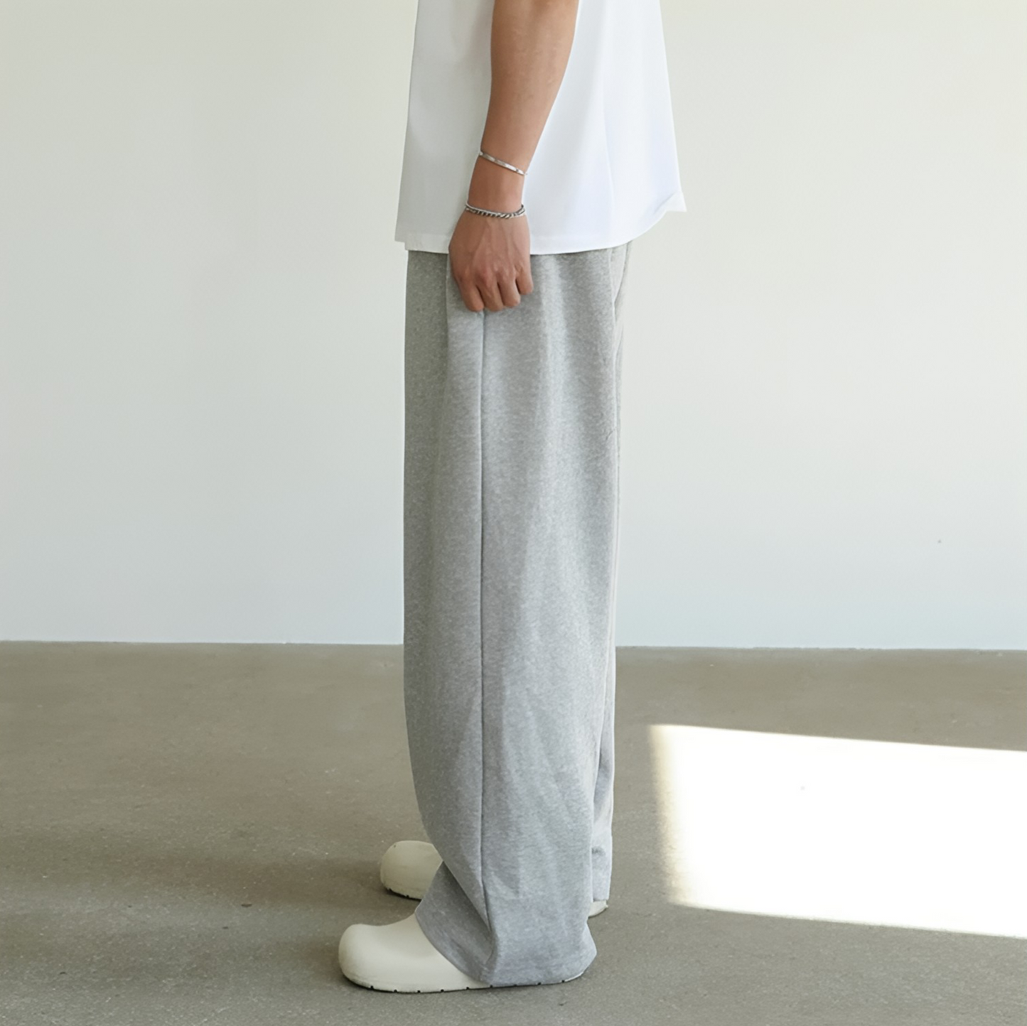 ULSAN BAGGY SWEATPANTS